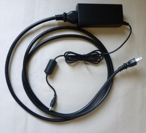 電源ケーブルは別売もされている高級OFC電源ケーブルPC-5