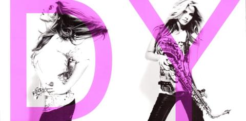 相変わらず、スタイルはバツグンだなぁ...