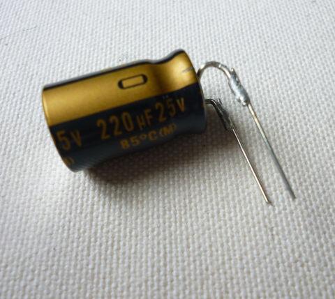 0.6mmΦの足を継ぎ足し