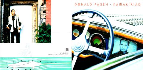 レトロなステアリングがイイね..カマキリ号って右ハン!?