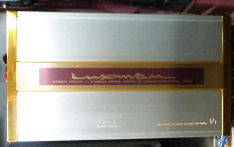 姿も端正なアンプです