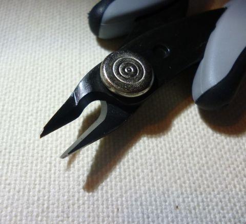 太い線を切るには向かないが、細かい細工はバッチリ!!