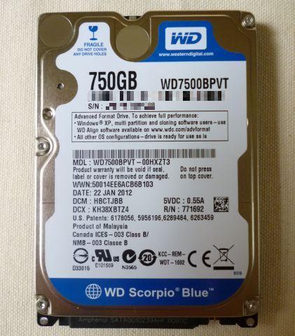 9.5mm厚で5,400rpm、消費電力がリード/ライト時1.6W、アイドル時0.65Wとモバイル向け