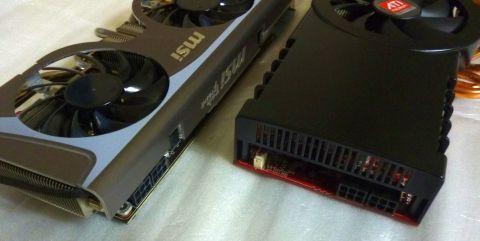 この向きの差が影響するのは小型ケースならでは...