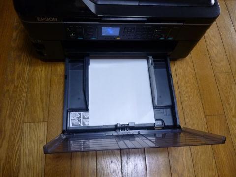 トレイを引き出すとさすがに大きいけど給紙時だけだし。
