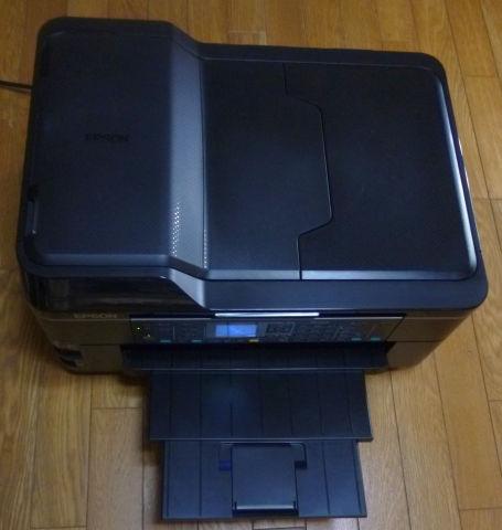 この排出トレイを引き出さないで印刷すると床に紙が散乱するのだ!(怒