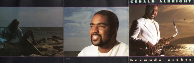 岩の上で甲羅干し(あ、裏かw)してるネ~チャンが時代を物語る?ww