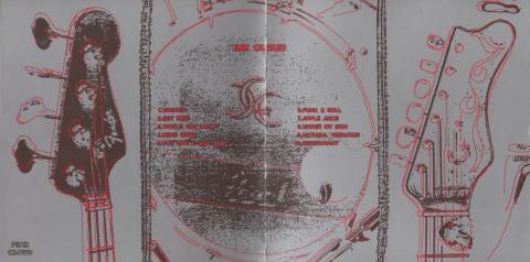 銀色地に線画で3つの楽器が書かれているだけのシンプルな装丁