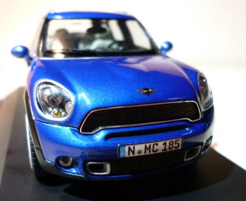 このファニーな顔が結構ぐっときます。