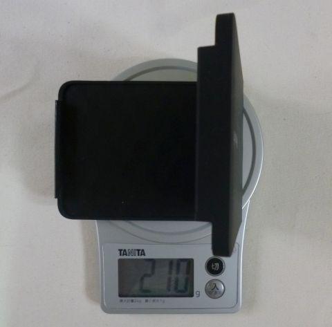 安定度を増すためか210gもある。