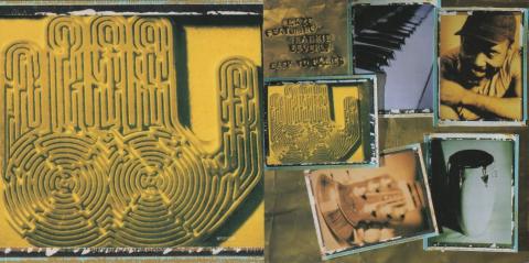 この手のひらの形の迷図?がトレードマーク