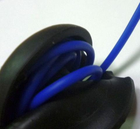 こんな感じで巻いて中に収める