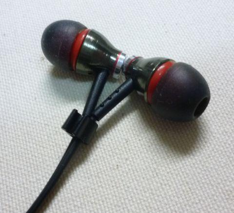 絡み防止のスライダーを一番ユニット側まであげたところ。