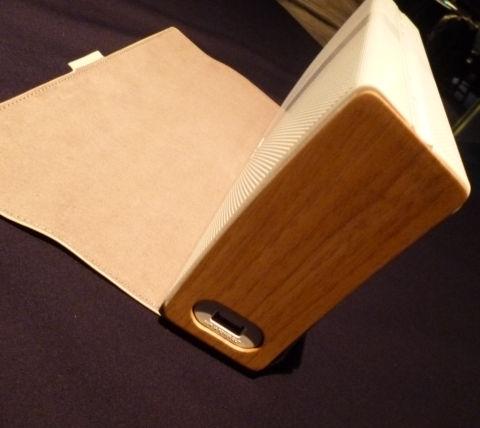 ボーカル強調ポジション。背面スピーカーは全閉。