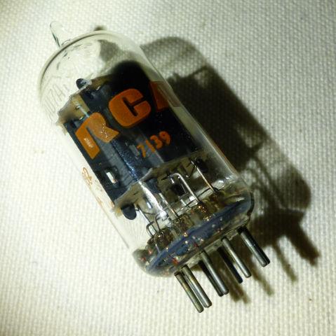 RCAマークも鮮やかな「MADE IN USA」