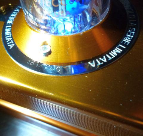 “La Serie Limitata”と限定数(151/200)の刻印