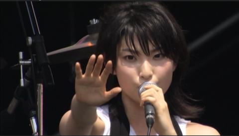 この何かを射貫くよう目がイイネ!