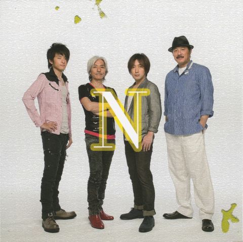 正式メンバーとしては(左から)坂東(Dr)、安藤(Gt)、河野(Kb)、伊東(Sax)