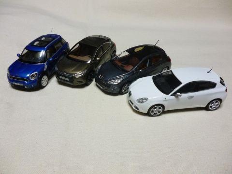 色が白だからか意外に地味な印象