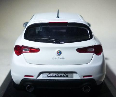 2本出しマフラーはQuadrifoglio Verdeのみ