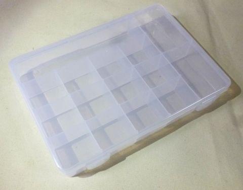 白地に白っぽい箱だと見づらいなw