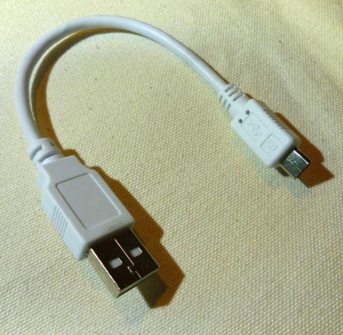 なんの変哲もないMicroUSB⇔USBケーブル