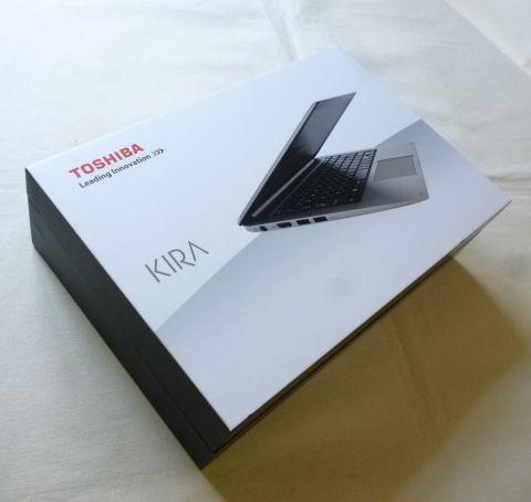 ちなみにこの化粧箱が入った輸送用段ボールコミの重量は3.1kg。