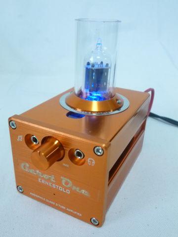 レトロとモダンが、エッジとまるさが同居する