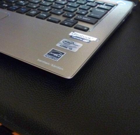 表面が柔らかくて底面をミュートした感じになったのかも知れない。