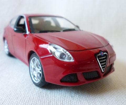 やっぱりこのうねるエロいラインは赤、かなw