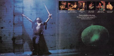 ポーズ決めてるのはLukeだそうです。エライ違いだ、今の中○太りとわ...ww