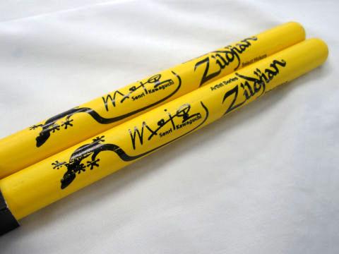 千里ちゃんのサイン(印刷)とトレードマークのヤモリちゃんw