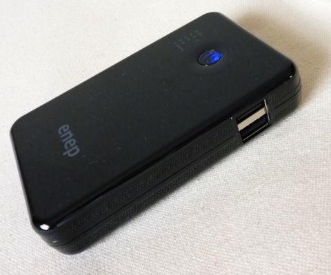 サイドには2口のUSBポートが