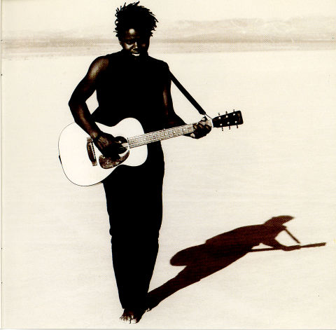 彼女の基本はギター一本