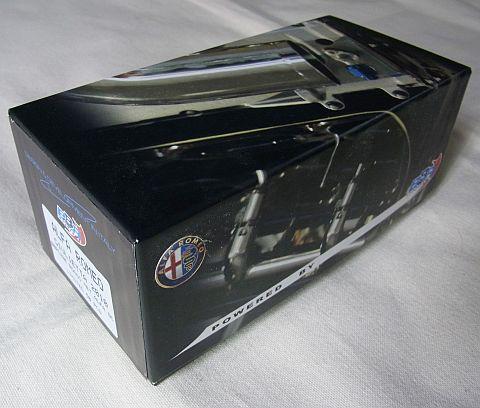 ミニカーには珍しく、本体が見えず本体写真もない外箱