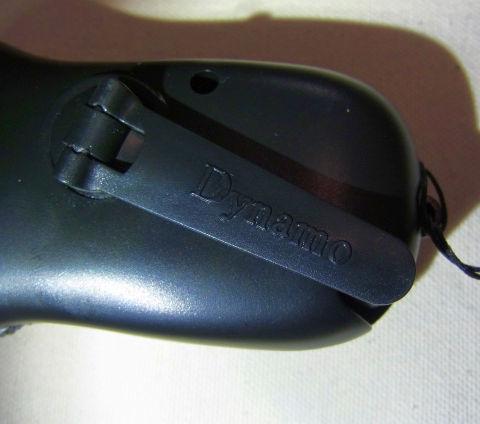 裏には手回しハンドルが(引き起こして使う)