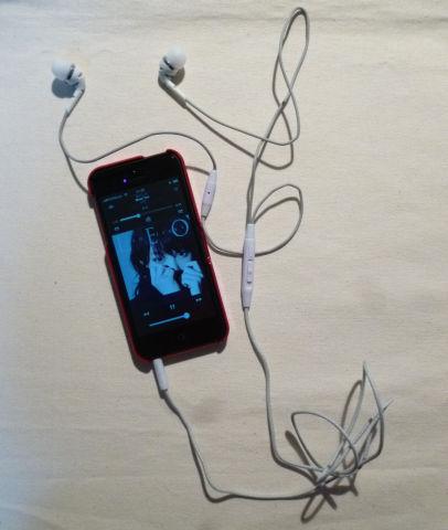 厚いアルミジャケットをつけていても問題なく刺さる。