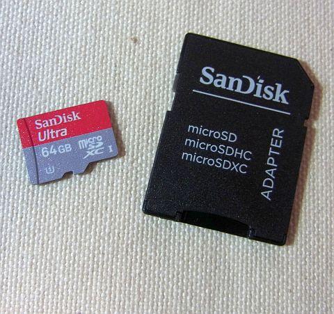 SDサイズアダプタ付き。
