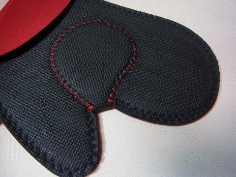 親指と他の指の間の部分は二重貼り