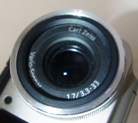 レンズはCarl ZeissのVario-Sonnar。このあたりから各社こぞってレンズのブランド化を進める。