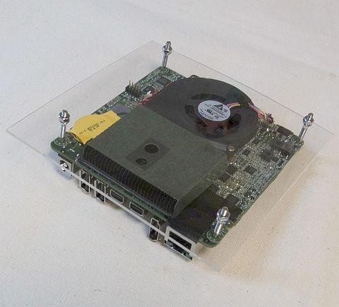 こんな感じでプラ板に固定。