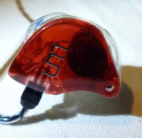 ダイナミック・ドライバーならではのベントホールもある。