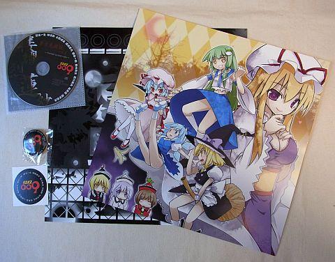 缶バッジやステッカーまで入っている