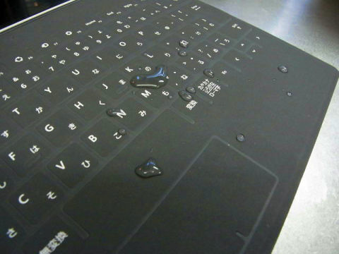 キーの切れ目がないので少々濡れてもダイジョウV!(古