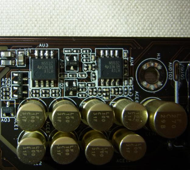 オペアンプはTexas Instruments(TI)のN5532