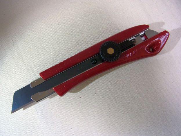 ブレードホルダーはやはりピカピカ