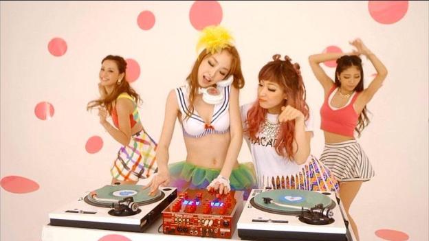 「無敵ガール☆365」。これだけカラーがガン浮きだよなぁ...