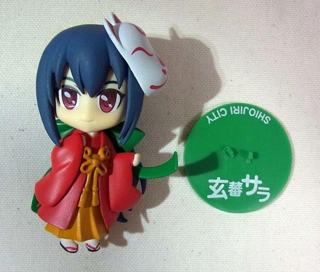 パーツ的には本体とベースの2点でシンプル(お面もとれない)