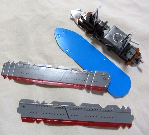 甲板上ができたら船倉部分へ。