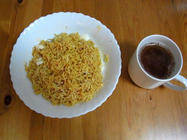 3)熱いうちにかき混ぜ、黄身に火を入れる。